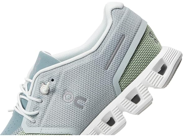 On Running Cloud 5 Combo Women's Shoes (Size 7)