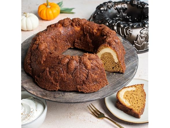 Nordic Ware Autumn Wreath Bundt, Bronze