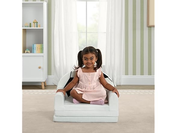 Delta Children Soccer Ball Flipout Chair