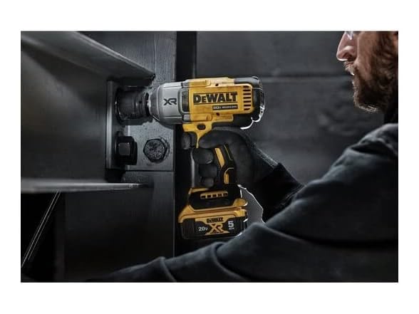 DEWALT DCF900P2 20V MAX XR 1/2in Impact Wrench Kit