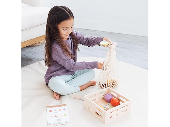 Pearhead Wooden Play Food Set – 21-Piece Pretend Kitchen Toy