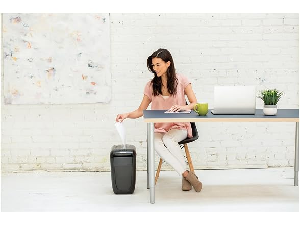 Fellowes 4606001 60Cs 10-Sheet Paper Shredder