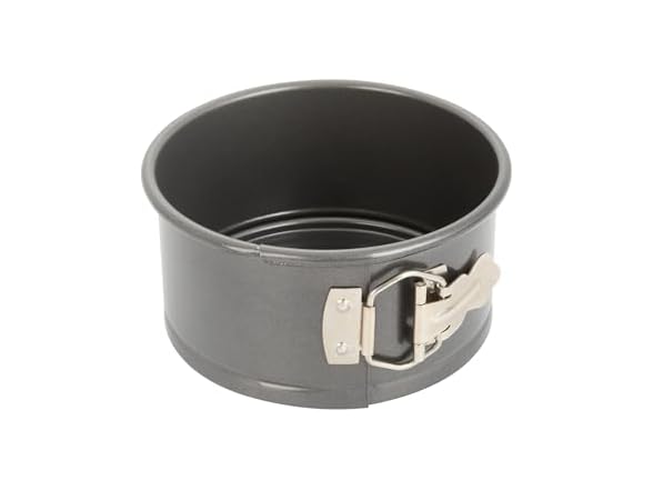 Restaurantware Round Steel Springfoam Cake Pan