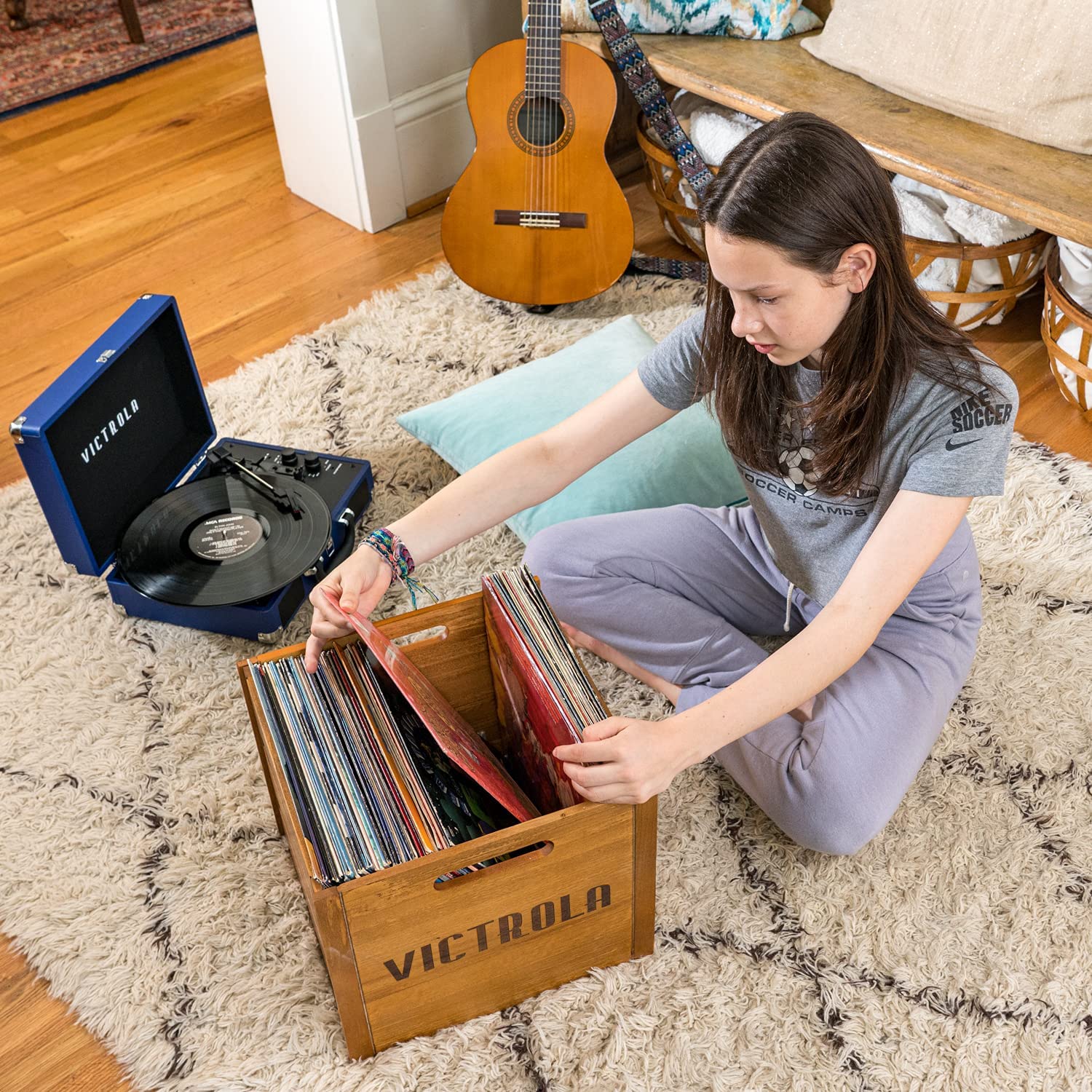 (NEW) Victrola 3-Speed Bluetooth Suitcase Record Player - Gallery 27