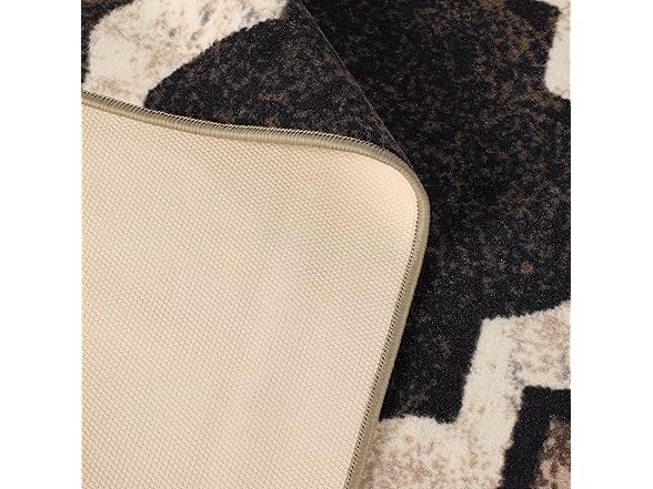 Superior Contemporary Trellis Geometric Indoor Rug (Your Choice)