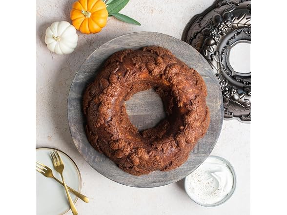 Nordic Ware Autumn Wreath Bundt, Bronze