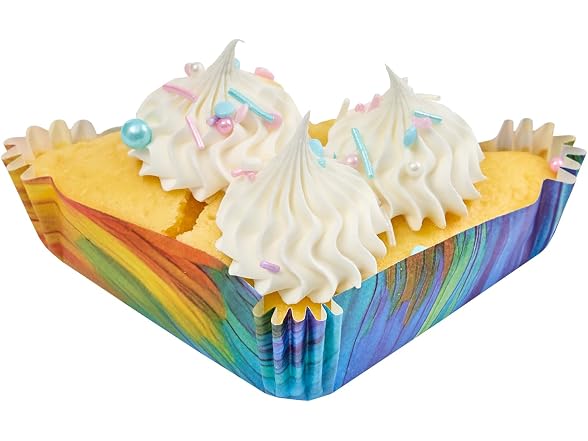 Restaurantware 6.8 oz Paper Triangle Baking Cup, 200 Pack