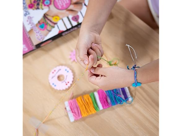 Melissa & Doug On The Go Friendship Bracelet