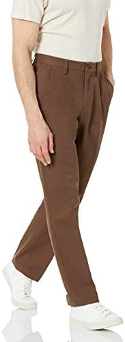 Amazon Essentials Men's Classic-Fit Wrinkle-Resistant Pleated Chino Pant, Brown, 29W x 29L