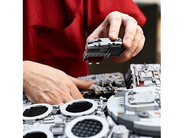 LEGO Star Wars Millennium Falcon Set