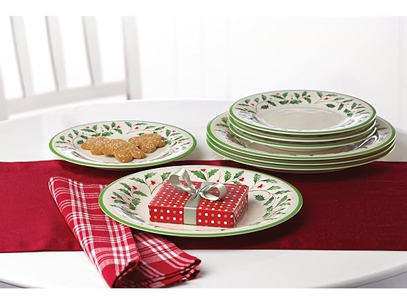 Leno Holiday 4-Piece Melamine Dinner Plate Set