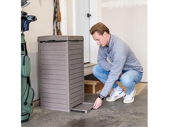 Sunnydaze 39-Gallon Patio Trash Can with Lid, Light Grey
