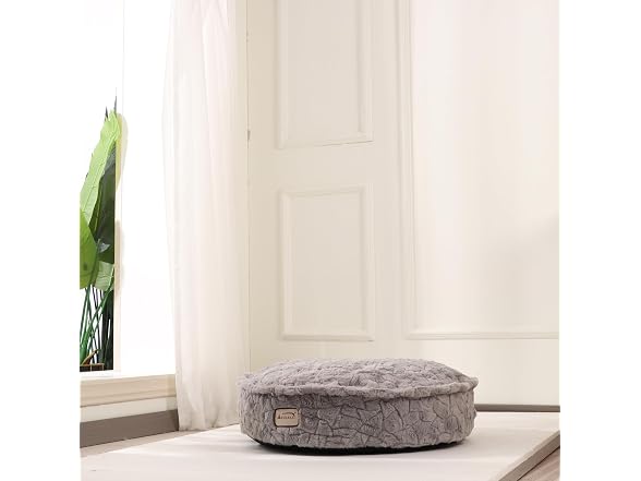 Armarkat Luxury Round Pet Bed with Thick Cushion