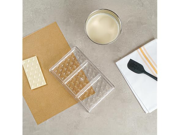 Restaurantware Pastry Tek Chocolate Shaping Mold