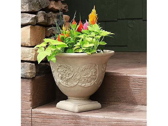 Sunnydaze 16-Inch Darcy Round Plant Pot