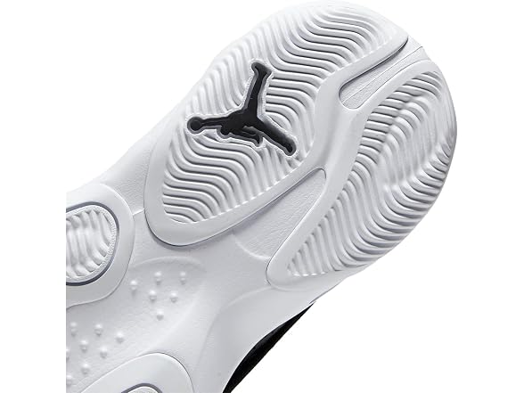 Jordan Max Aura 4 (Big Kid) Black/Univer