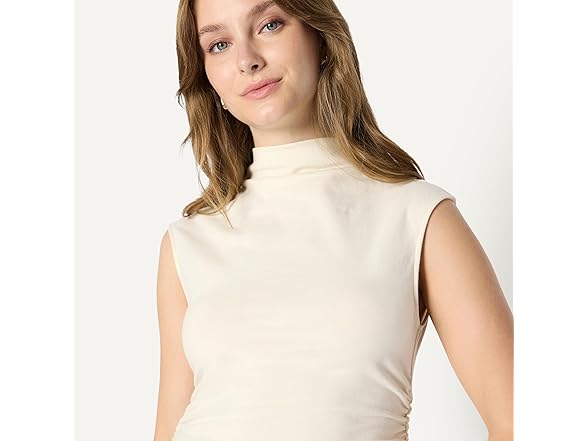 AE Womens SlimFit HighNeck Top