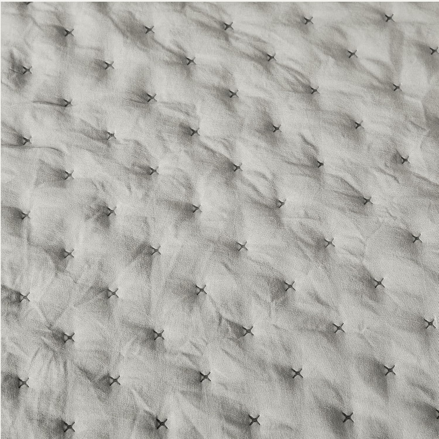 Amazon Basics Brushed Microfiber Quilt Set - Gallery 12