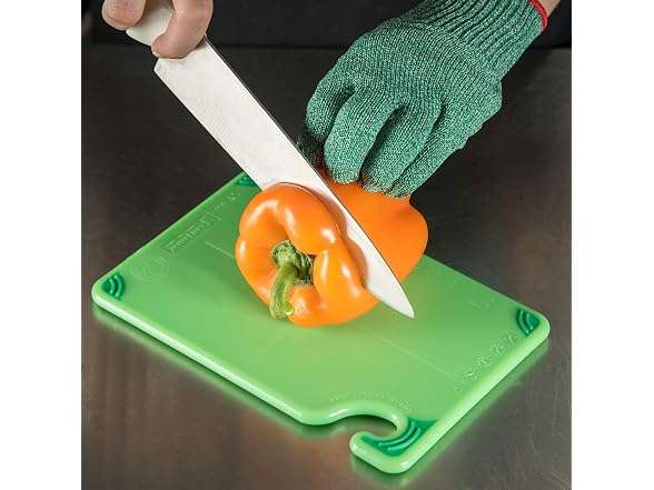 San Jamar Saf-T-Grip Cutting Board with Molded-in Ruler