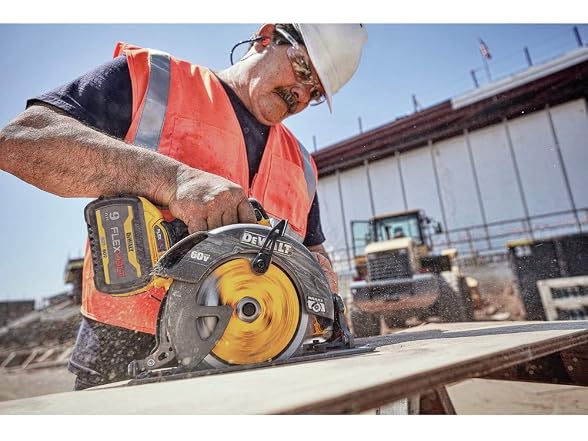 DEWALT DCS578X1 FLEXVOLT 60V MAX Circular Saw Kit