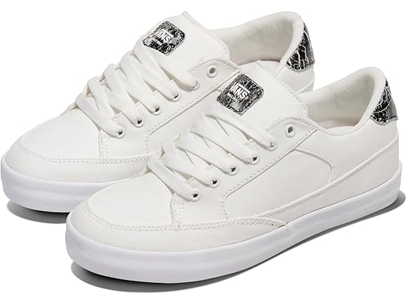 Vans Women's Emmy Deluxe Shoe