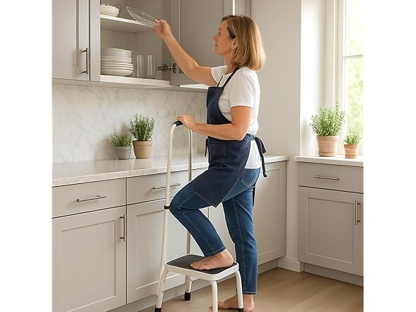 Sattiyrch Step Stool