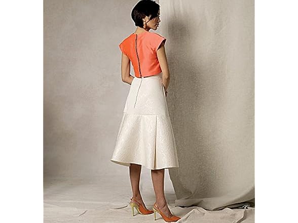 Vogue Patterns V1486 Misses' Crop Top &