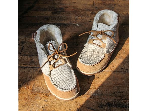 Minnetonka Women's Torrey Suede Bootie