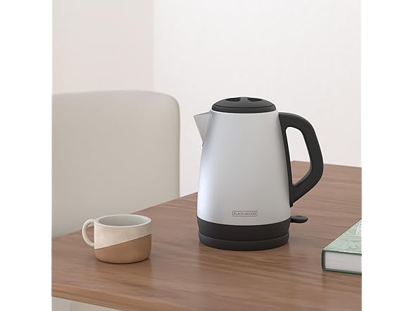 BLACK+DECKER 1.7L Cordless Electric Kettle