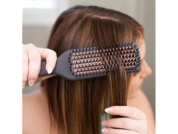 Hairitage Heated Ceramic Straightening Brush for Blowouts
