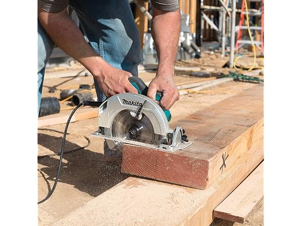 Makita HS7600 Circular Saw, 7-1/4" Corded
