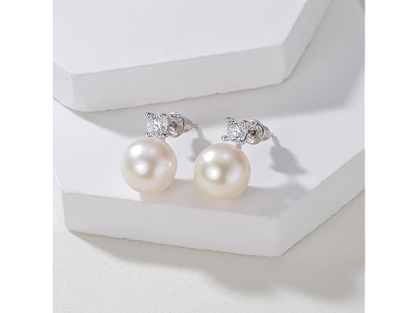 Chili Chill Pearl Earrings