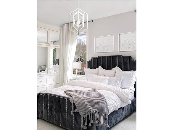 4 Light Chandelier White 16"W