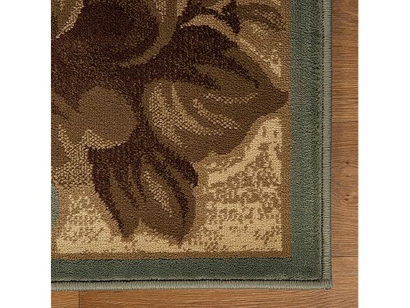 Superior Traditional Oversized Floral Border Rug