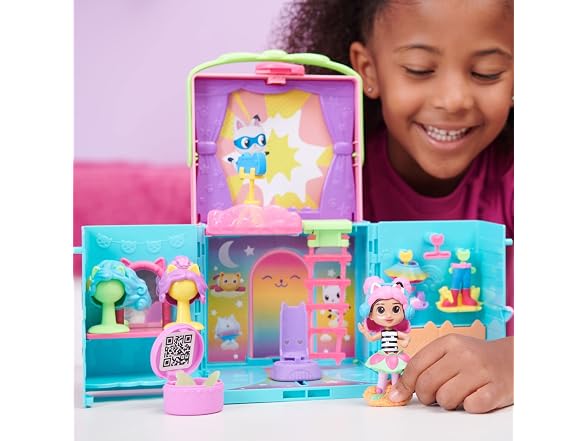 Dreamworks Gabby’s Dollhouse, Dress-Up Closet Portable Playset