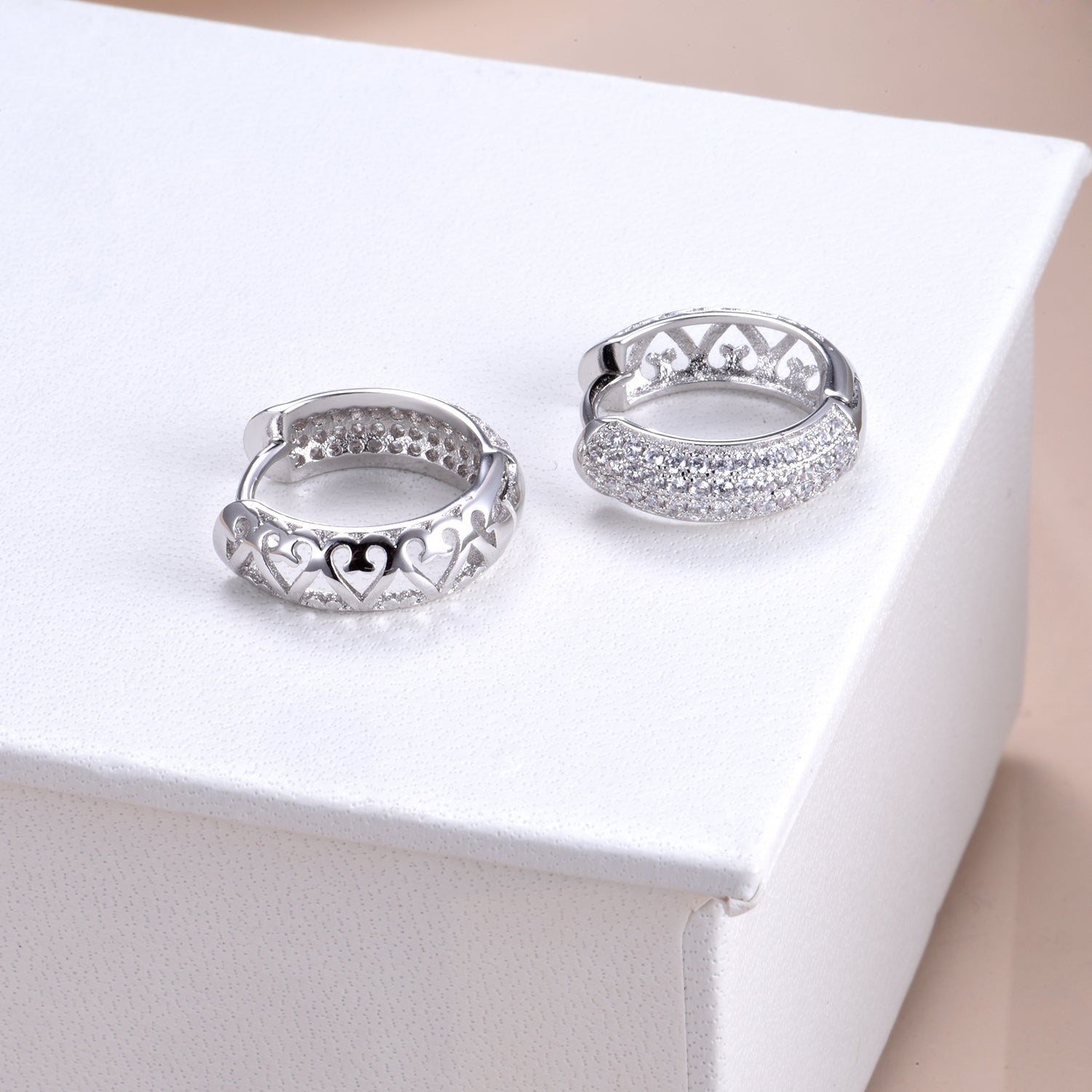 14K Filigree Heart Huggie Earring - Gallery 9