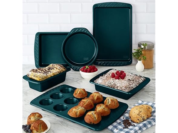 Chicago Metallic Everyday Nonstick 9" Round Cake Pan