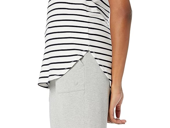 Amazon Essentials Women (XXL) Jersey V-neck Tank