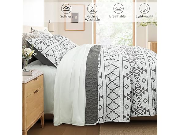 Whale Flotilla Quilt Queen Set