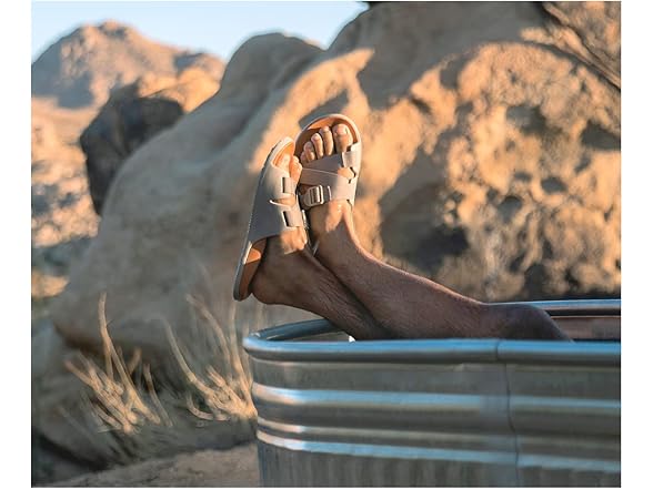 Chaco Chillos Men's Slides (8,9)