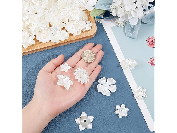 NBEADS 120 Pcs ABS Plastic Imitation Pearl Flower Beads