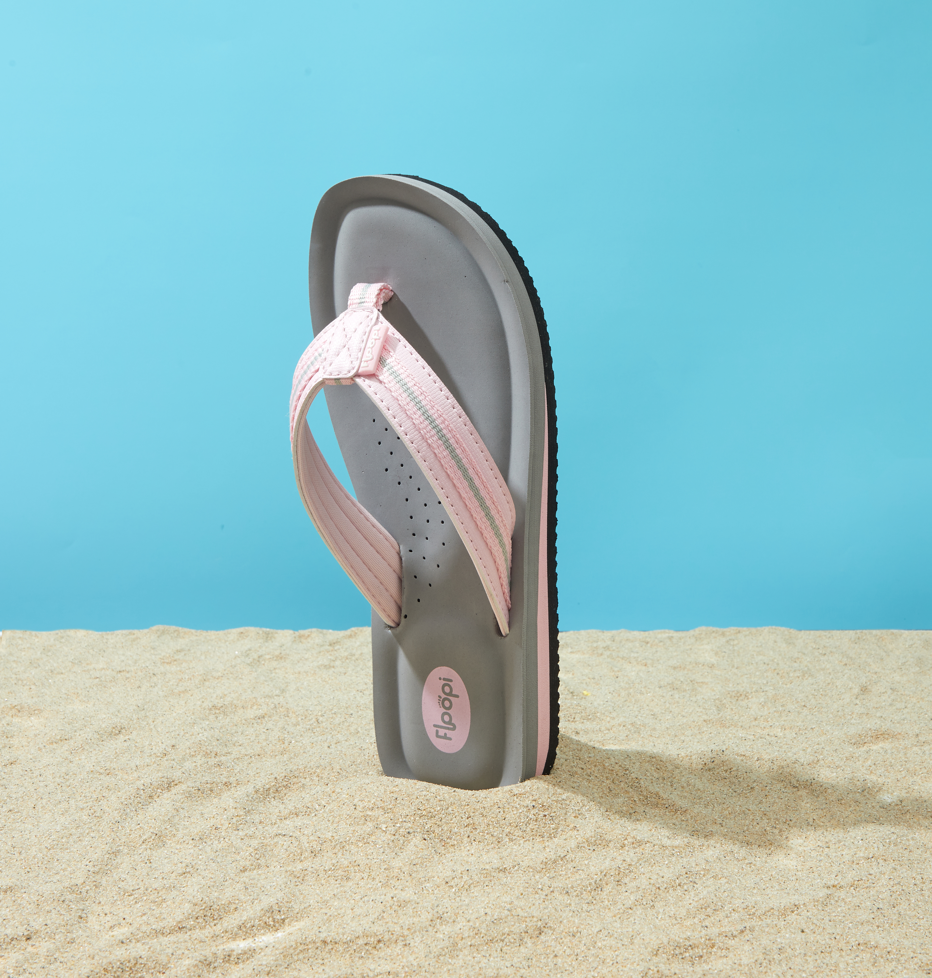 Womens Zoey Thong Flip Flop - Gallery 32
