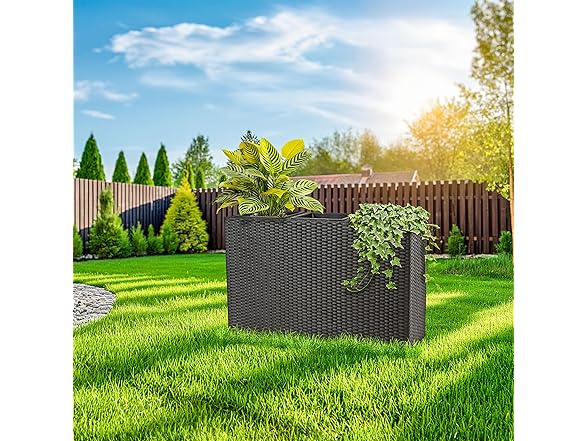 Sunnydaze 3-Section Tall Wicker Planter Box