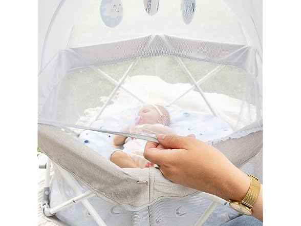 Regalo My Play Baby Portable Bassinet