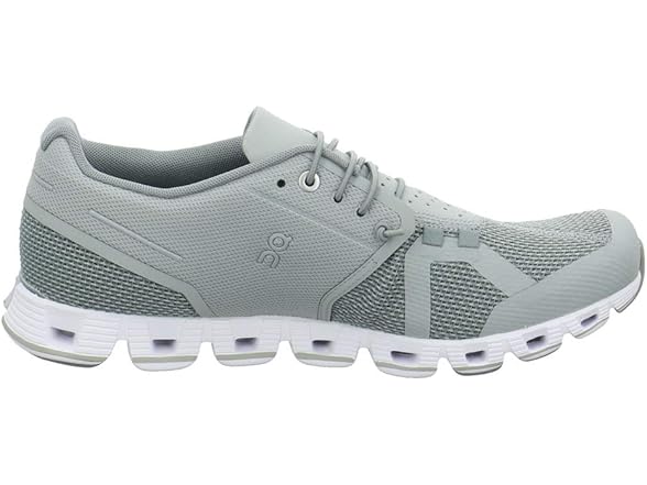On Men's Cloud Sneakers (7.5)