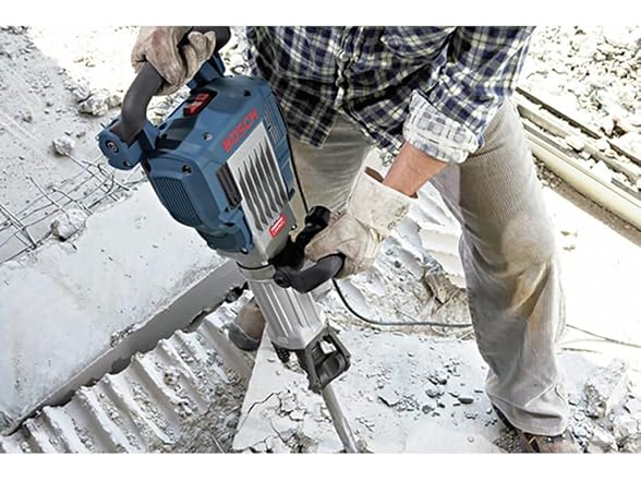 Bosch 11335K-RT 120V Jack 1-1/8-Inch Breaker Hammer Kit