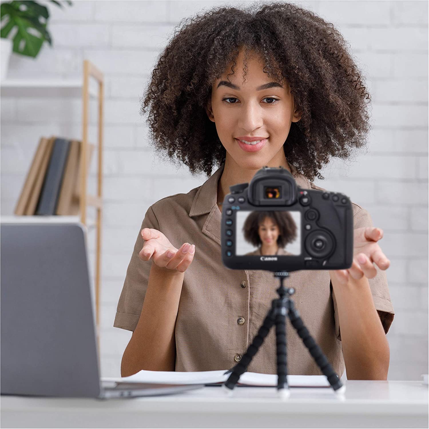 Aduro U-Stream Portable Cell Phone Tripod - Gallery 16