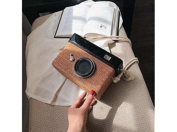 TENDYCOCO Crossbody Bag Camera Shaped Straw Woven Bag Mini Shoulder Bag for Women ( )
