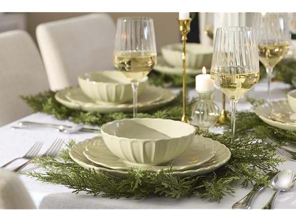 Lenox French Perle Scallop 18-Piece Dinnerware Set for 6