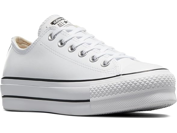 Converse Women's Chuck Taylor All Star Platform Shoes (5)